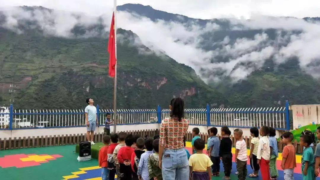 【公益】精准扶贫的“新湖履历” 专项扶贫社会扶贫行业扶贫多管齐下-熊猫体育(图2)
【公益】精准扶贫的“新湖履历” 专项扶贫社会扶贫行业扶贫多管齐下-熊猫体育(图2)